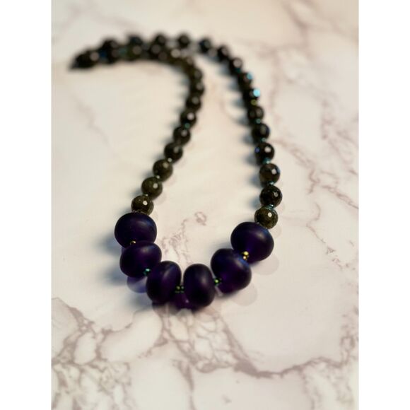 Stunning Labradorite & Ourole Glass Necklace - Picture 6 of 7